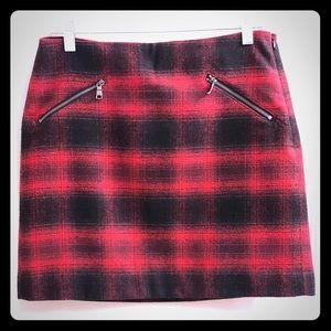Get ready for Fall 🍁Banana Republic Plaid Skirt